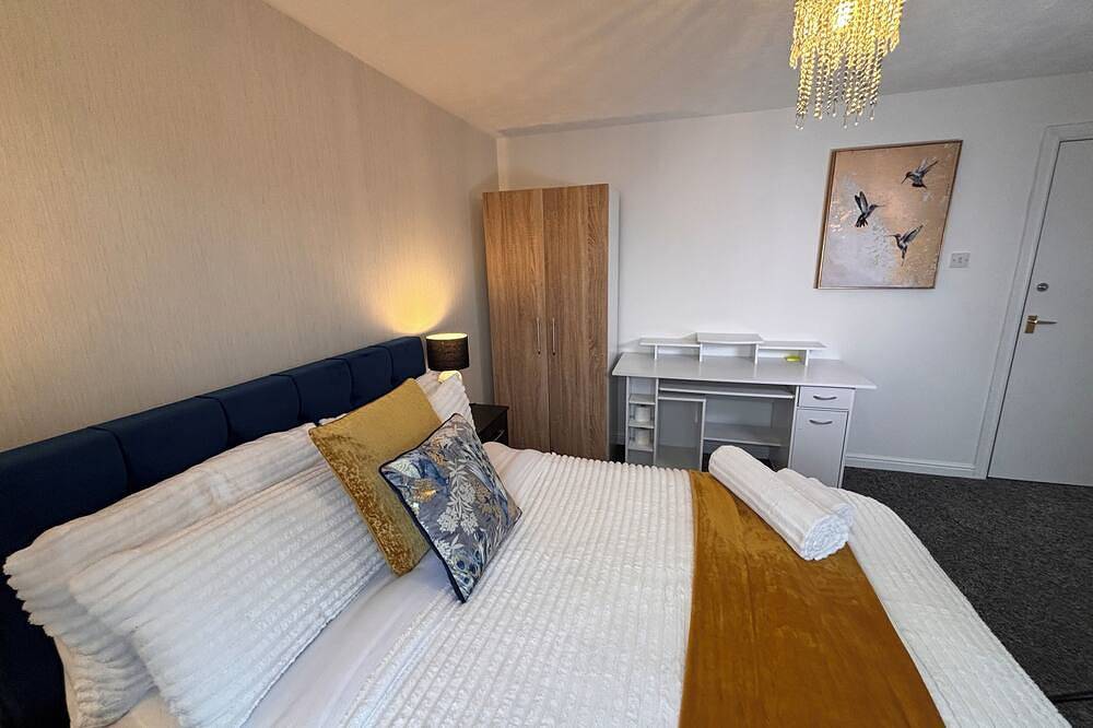 Cosy home, perfect for work contractors and families found in Kettering. in Kettering, Northamptonshire