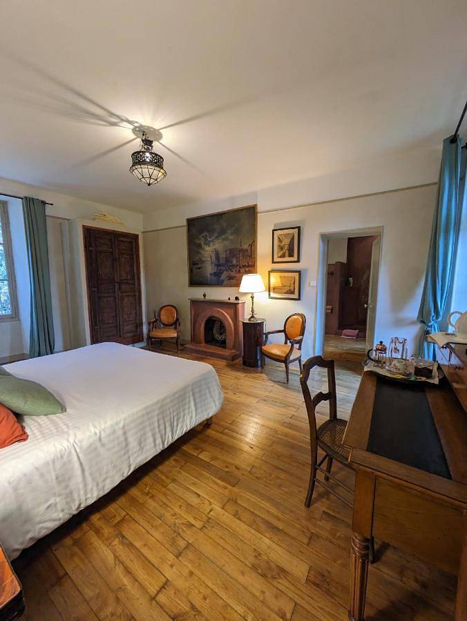 Gîte pour 2 personnes, avec vue et jardin à Montbron - 4