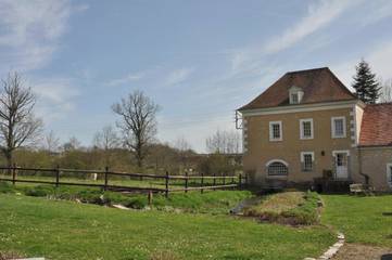 Cottage pour 3 personnes, avec vue sur le lac ainsi que terrasse et jardin, animaux acceptés à Écommoy