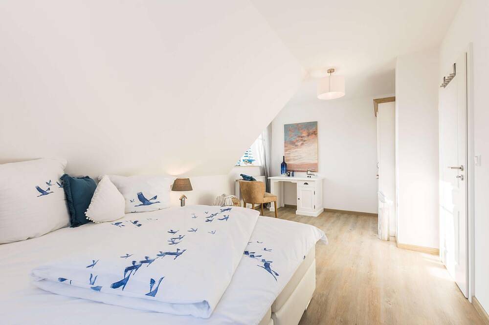 Ferienhaus Boddenbrise mit Garten, Terrasse und Kamin in Bresewitz in Bresewitz, Pruchten