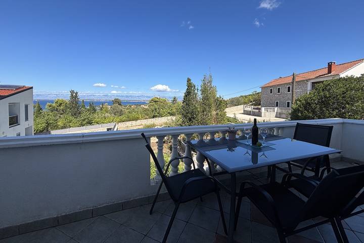 Smještaj za odmor za 6 osoba, s Balkon/terasa u Lukoran