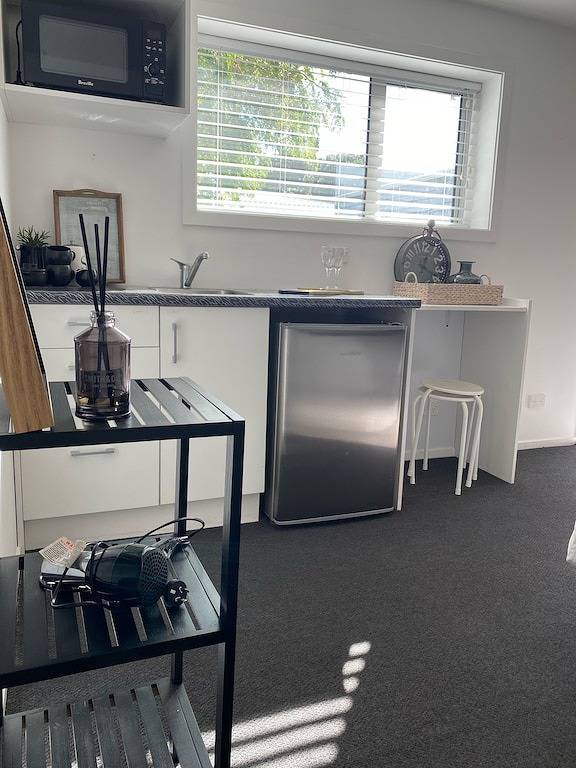 Ganze Wohnung, Studio 22 ….5 minute walk to sand. 2 minute bike to walkway . in New Plymouth, Taranaki