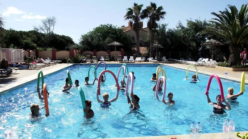 Camping pour 4 personnes, avec piscine et terrasse, animaux acceptés à Le Barcarès - 2