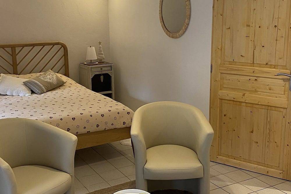 Appartement entier, Le Pin Bleu - Les Pierres du Chomeil - Piscine in Rosières, Haute-Loire