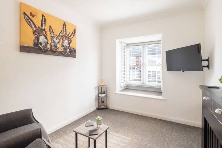Host & Stay | St Martin's Road in Kent