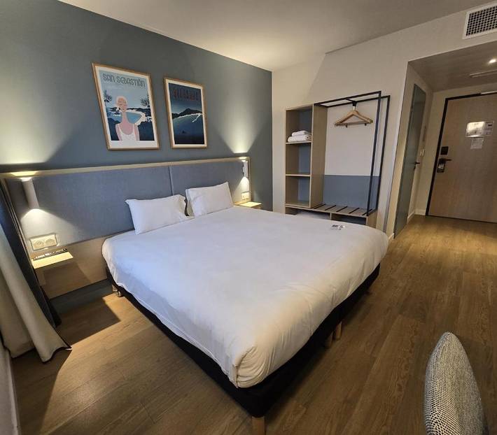 Hôtel pour 2 personnes, avec Terrasse à Sainte-Eulalie