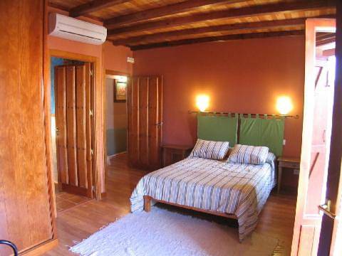 Casa rural para 3 personas, con jacuzzi, Se admiten mascotas en Las Villuercas - 2