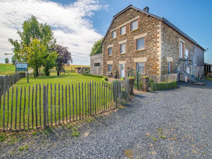 Maison de vacances pour 14 personnes, avec Terrasse et Jardin ainsi que Piscine et Sauna à Bastogne