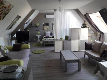 Gîte pour 2 personnes, avec jardin et piscine à Coulaines