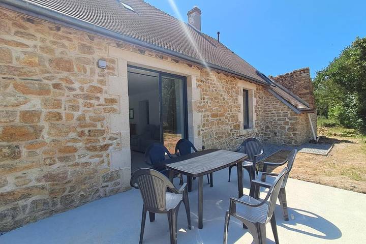 Location de vacances pour 4 personnes, avec jardin et terrasse, animaux acceptés à Ceaulmont