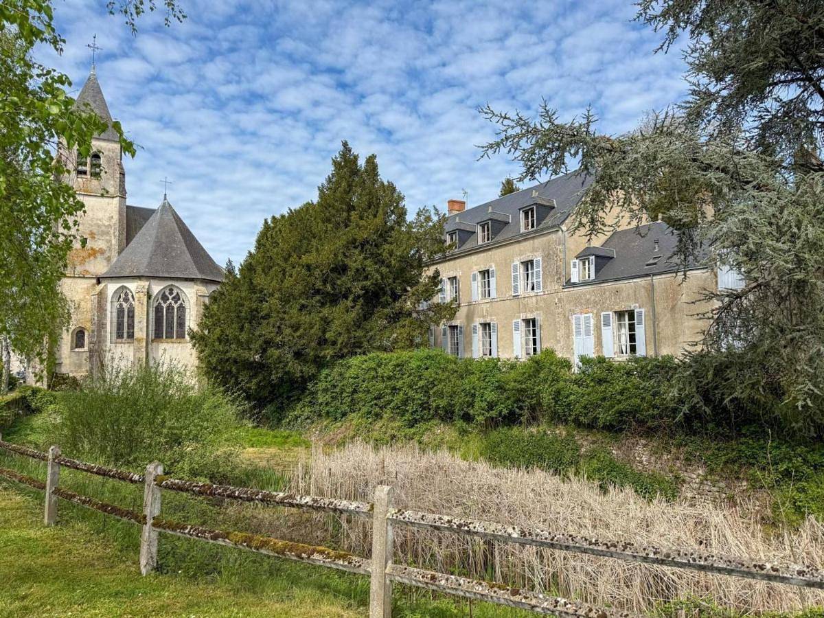 Maison historique, animaux admis - 15 pers. - Fr-1-491-336 in Marchenoir, Région de Blois