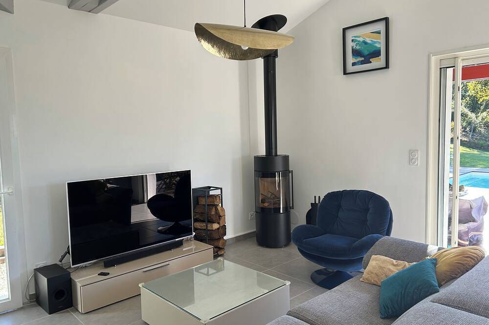 Villa con piscina climatizada a 15 minutos de Biarritz y Bayona in Larressore, Region de Bayona