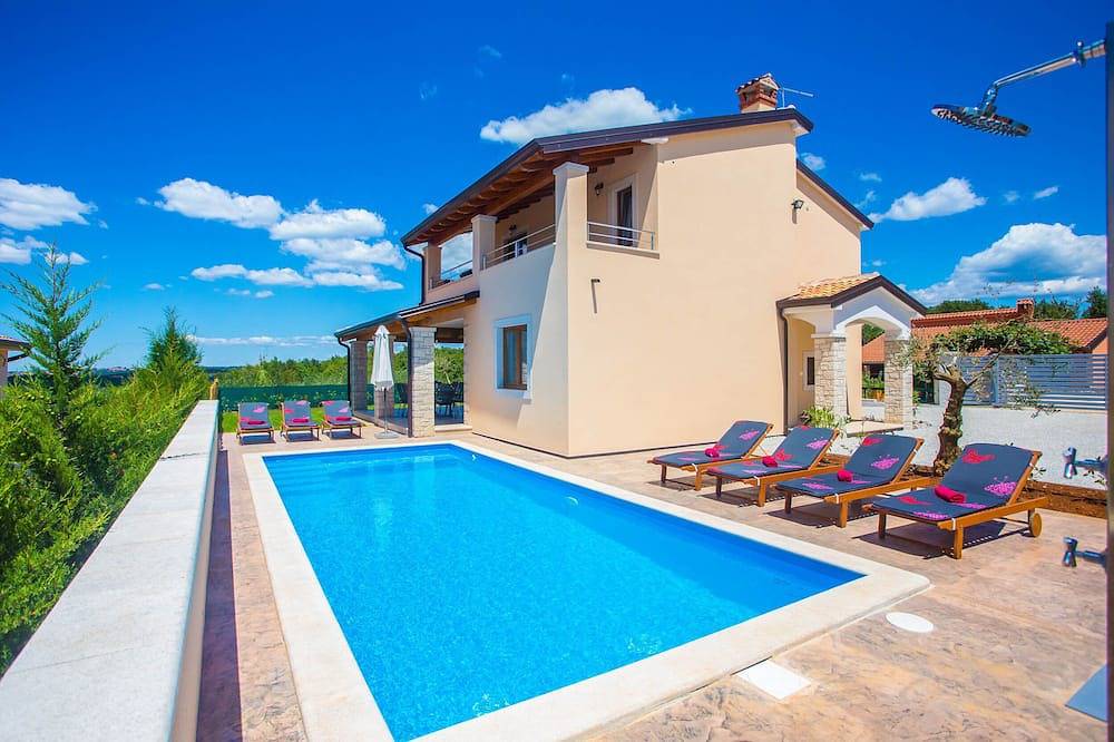 Wunderschöne Villa mit Schwimmbad, Spektakulärem Blick, Grill, kostenloses Wlan in Općina Višnjan, Zentralistrien