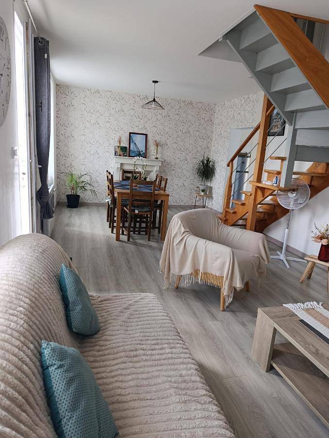Appartement entier, Two-Bedroom House in Le Faou, Iroise