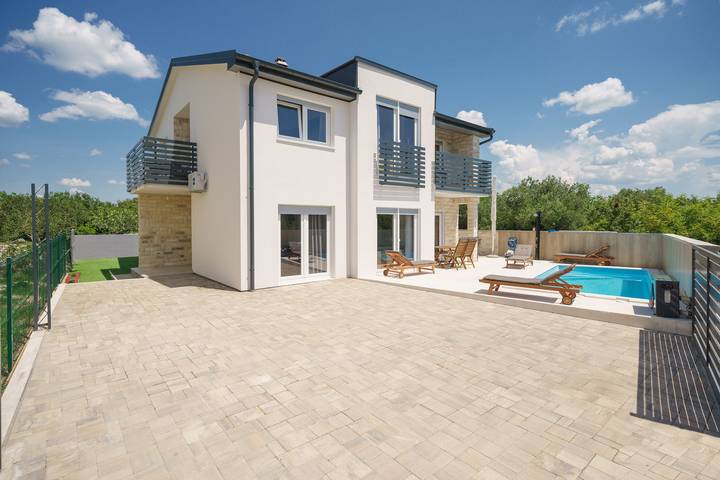 Ferienwohnung für 4 Personen, mit Ausblick und Pool, mit Haustier in Drage (Pakoštane) - 2