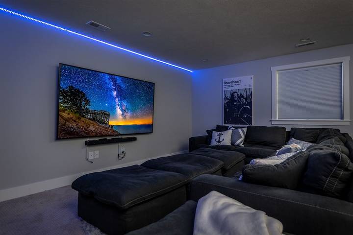 Vacation rental for 16 people, with yard and pool, with pets in South Haven