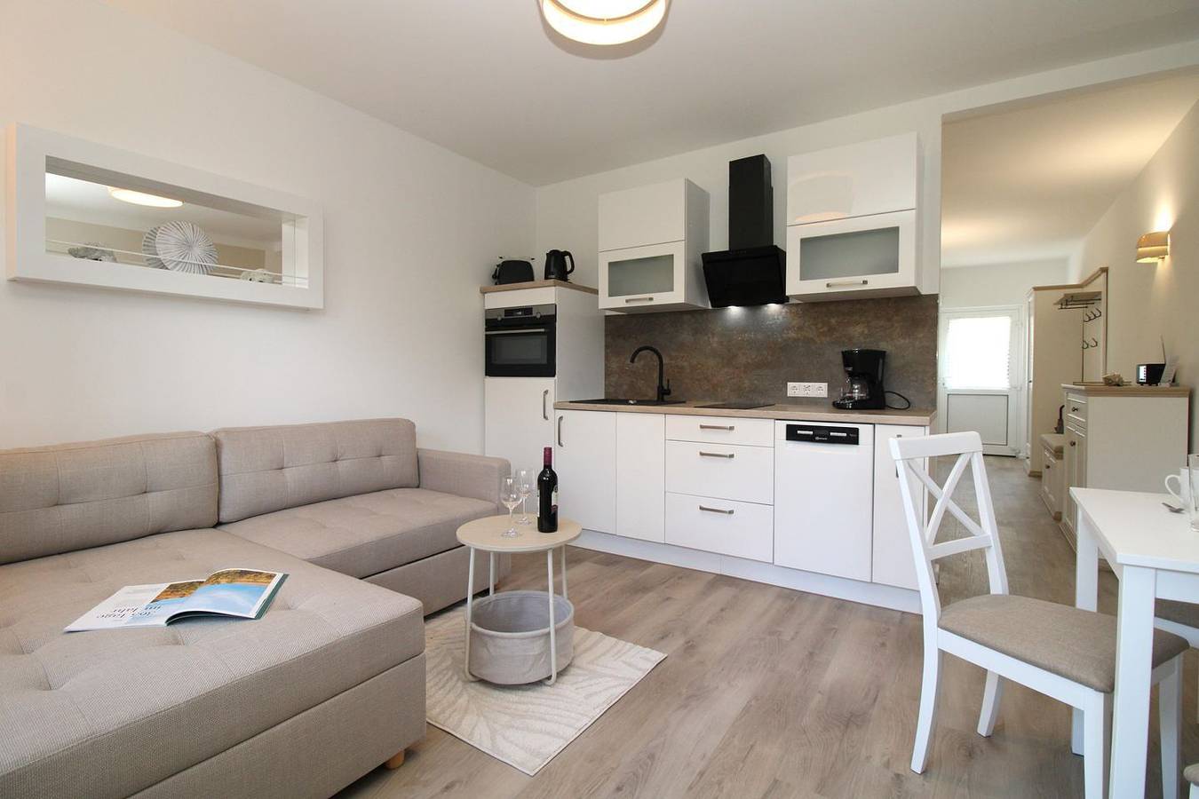 Ganze Wohnung, Zaunkönig We 5: moderne und freundliche 2-Zimmer-Fewo in Kühlungsborn, Mecklenburgische Ostseeküste