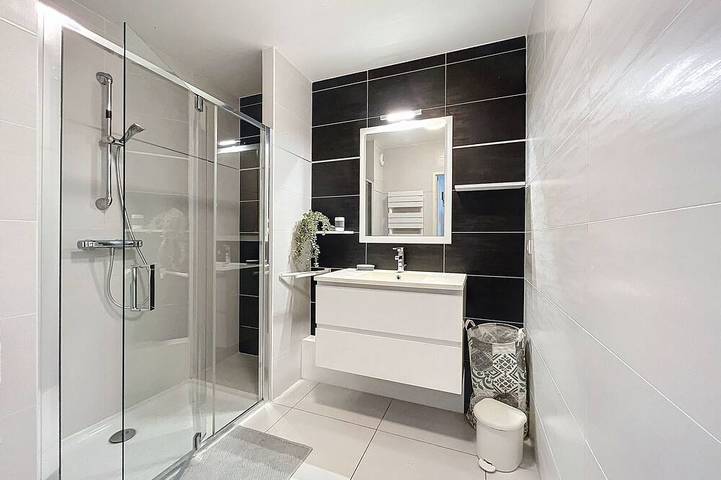 Gîte pour 5 personnes, avec terrasse et piscine dans Casino de Palavas les Flots - 4