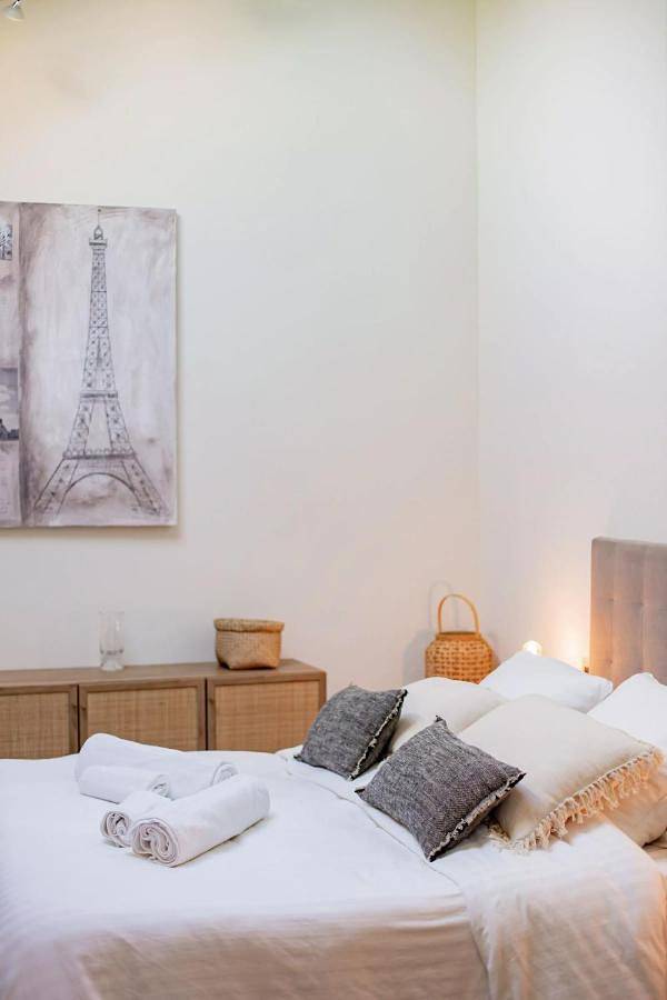 Deluxe Double Room (2 Adults + 1 Child) in Lourmarin, Parc naturel régional du Luberon