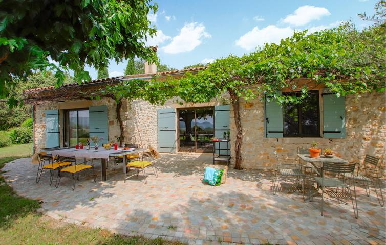 Ferienhaus für 10 Personen, mit Terrasse und Garten sowie Pool - 1