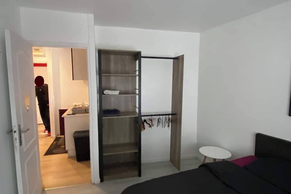 Entire apartment, Rouge et Blanc in Aulnay-sous-Bois, Seine-Saint-Denis