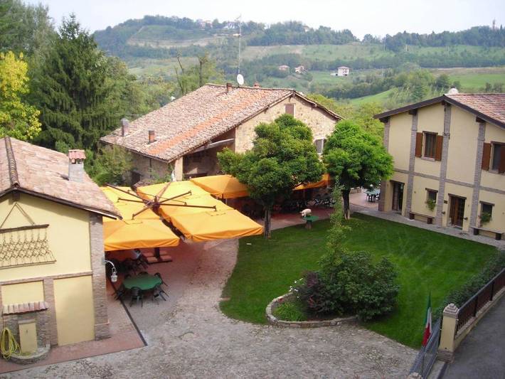 Casa vacanza per 2 persone, con Terrazza e Giardino nonché Panorama a Valsamoggia