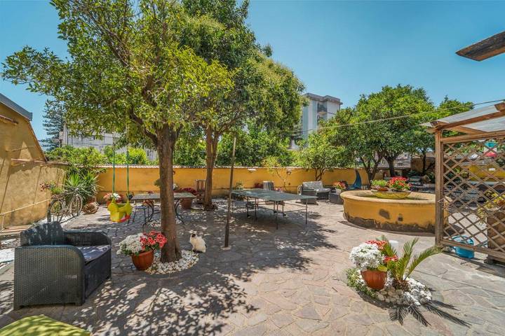 Ferienwohnung für 2 Personen, mit Terrasse und Garten sowie Ausblick