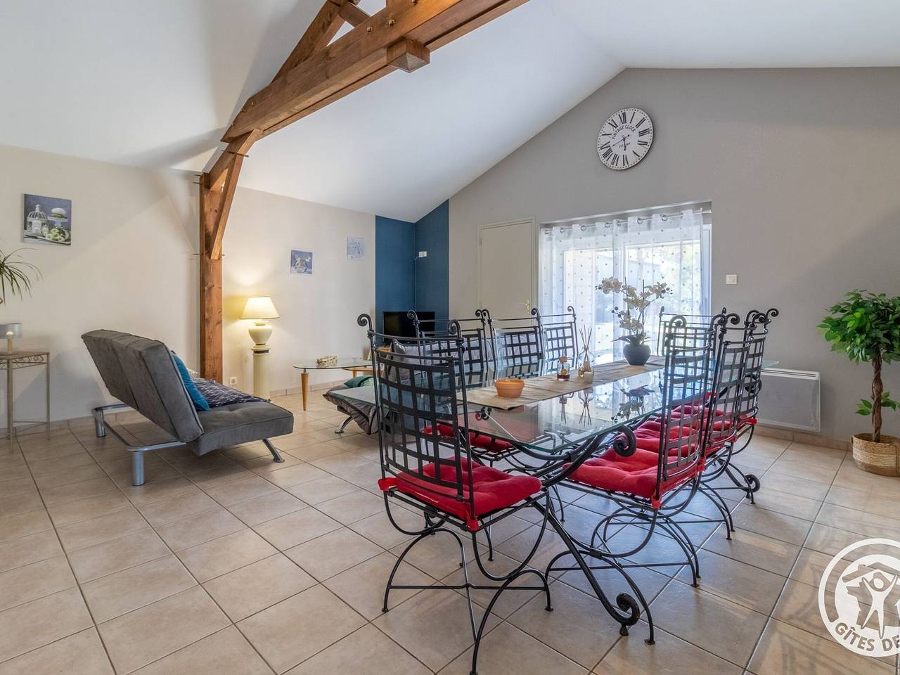 Gîte cosy avec spa privatif, terrasse et parking, au cœur des vignobles du Layon, idéal pour couples. in Lys-Haut-Layon, Vallée de la Loire