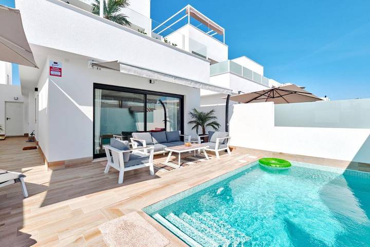 Chalet para 8 personas, con piscina además de vistas y terraza en San Pedro del Pinatar