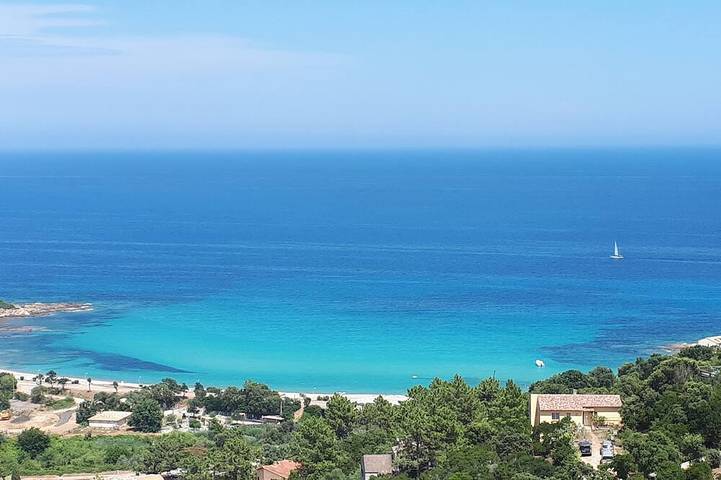 Villa pour 8 personnes, avec terrasse ainsi que piscine et jacuzzi
