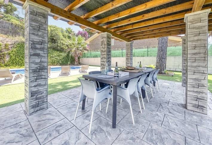 Villa "Costacabana - Paris" mit privatem Pool, 2 privaten Terrassen und WLAN in Roca Grossa, Lloret de Mar