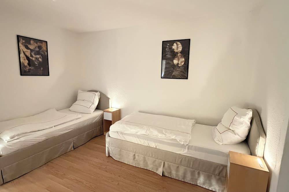 Ganze Wohnung, For workers in Kötz/Günzburg: 4 beds | A8 | Garage in Kötz, Bayerisch Schwaben