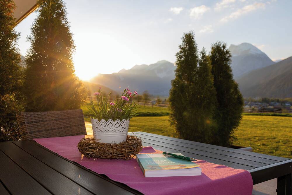 Ganze Wohnung, Gemütliche Ferienwohnung mit freiem Blick auf die umliegende Bergwelt in Stubaier Alpen, Inzing