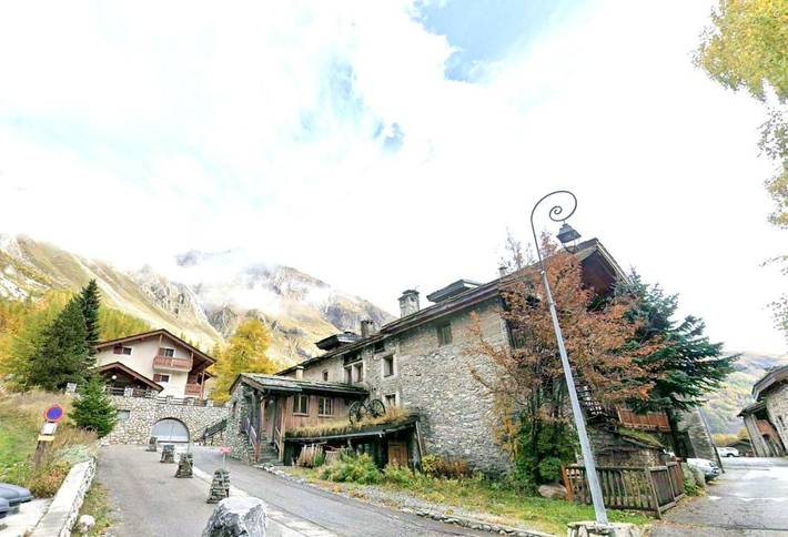 Chambre d’hôte pour 8 personnes, avec Terrasse et Jacuzzi ainsi que Jardin et Piscine