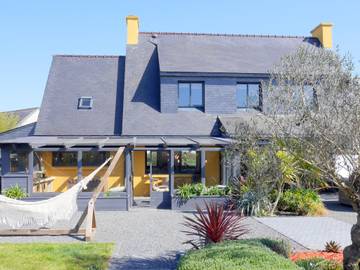 Location de vacances pour 10 personnes, avec terrasse et jacuzzi à Guissény