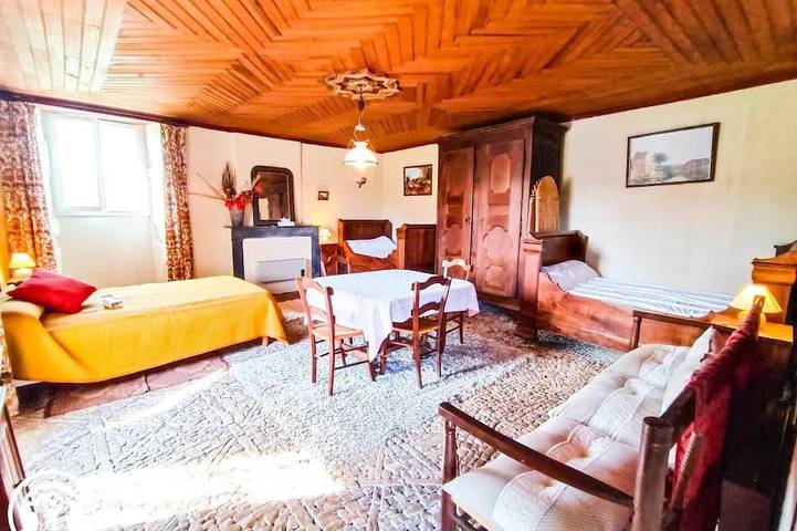 Location de vacances pour 9 personnes, avec jardin à Cuzance - 2