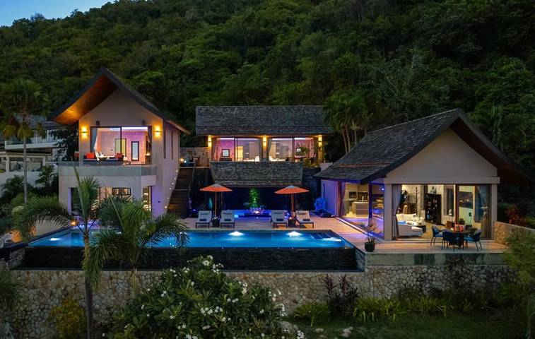 Villa pour 4 personnes, avec balcon ainsi que jacuzzi et piscine dans Koh Samui
