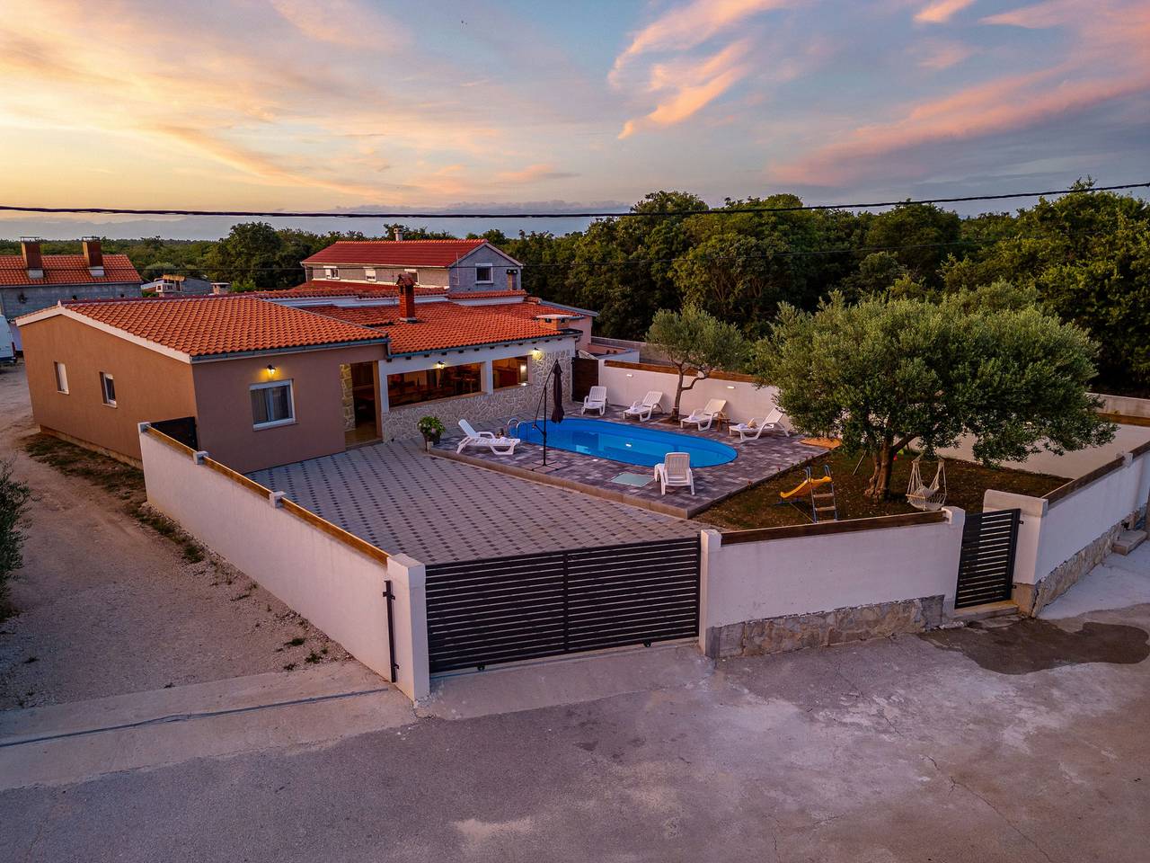 Villa for 6 People in Galovac, Zadar