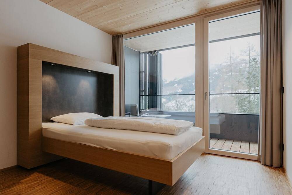 Einzelzimmer Komfort King Size Bett mit Balkon - St. Michael Alpin Retreat in Tuxer Alpen, Pfons