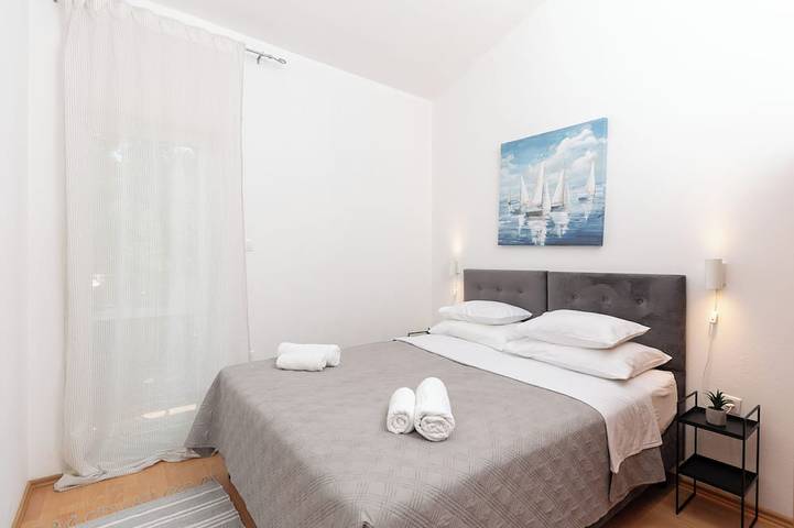 House Runjic w. pool, large garden and playground in Split-Dalmatien