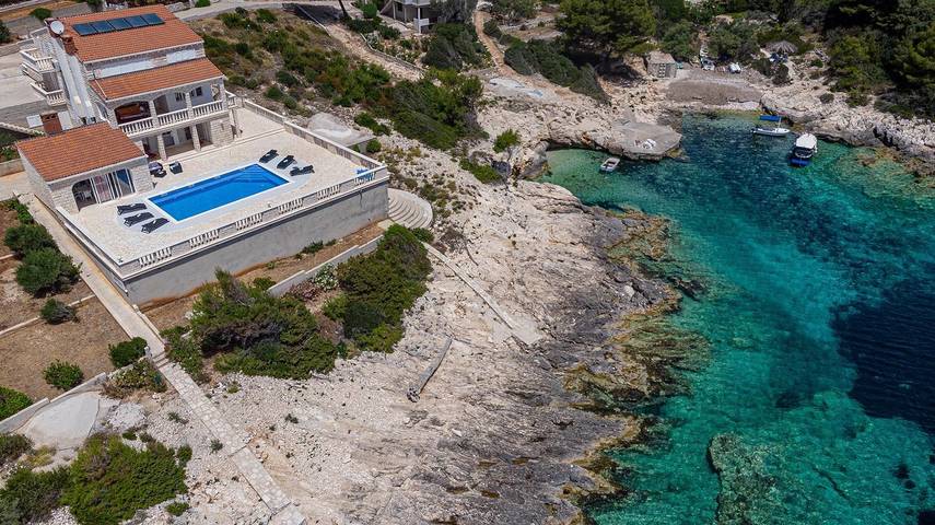 Ferienhaus für 8 Personen, mit Garten und Balkon sowie Pool, mit Haustier - 1