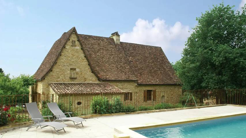 Location de vacances pour 7 personnes, avec piscine et jardin à Cénac-et-Saint-Julien