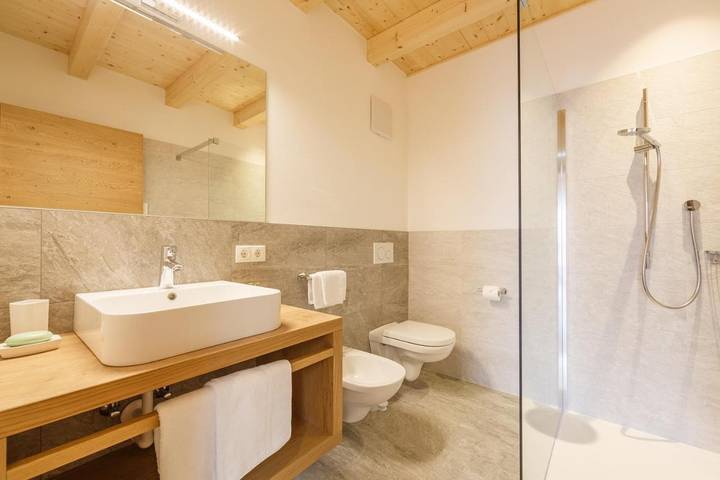 Ferienwohnung für 5 Personen, mit Ausblick und Garten in Reischach Südtirol - 4