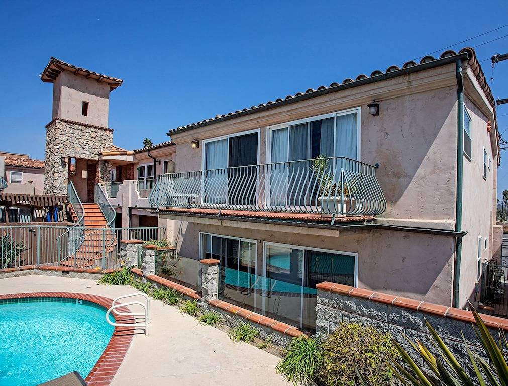 Ganze Wohnung, Meerjungfrau-Pool-Retreat - Pool 2 Bett / 2 Bäder in Oceanside, San Diego County
