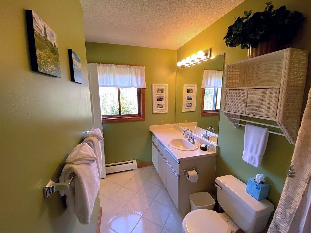 Ganze Wohnung, S4 Ski Slope Views! Bretton Woods condo with easy access to Mt Washington, Skiing, Dog Friendly! in Bretton Woods, Carroll