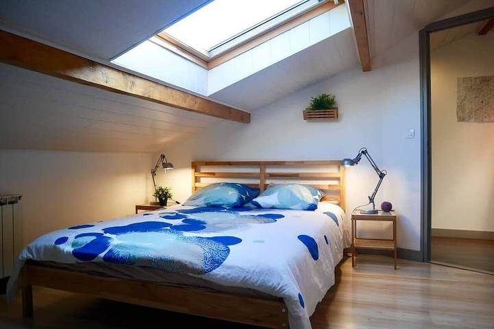 Location de vacances pour 7 personnes, avec jardin ainsi que terrasse et jacuzzi à Saint-Genès-Champanelle - 3