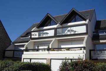 Gîte pour 5 personnes, avec balcon et jardin dans Plage de la Légenèse