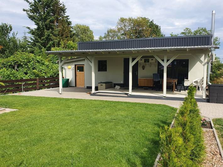 Bungalow für 2 Personen, mit Terrasse und Garten
