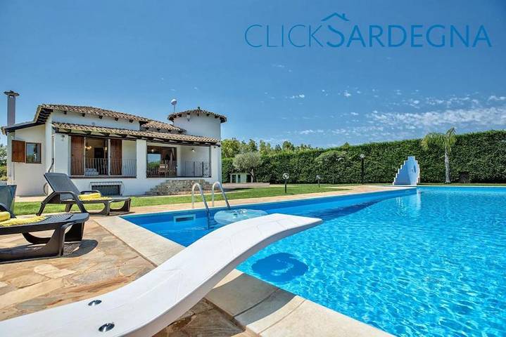 Villa per 10 persone, con giardino e piscina nonché panorama, con animali domestici ad Alghero