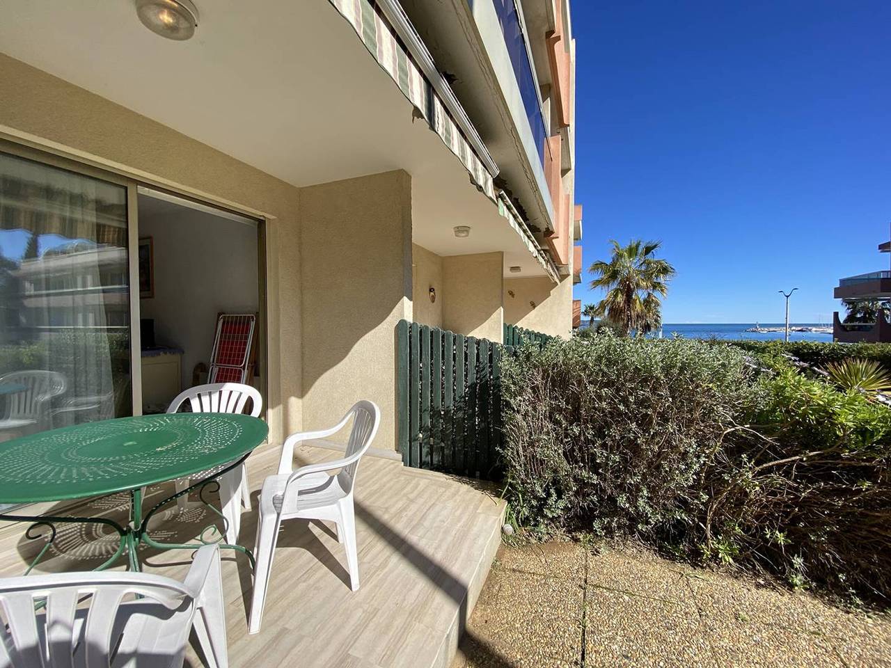 Monolocale intero, Beachfront Studio with A/C, Garden & Parking in Cavalaire-sur-Mer in Cavalaire-sur-Mer, Parco nazionale di Port-Cros